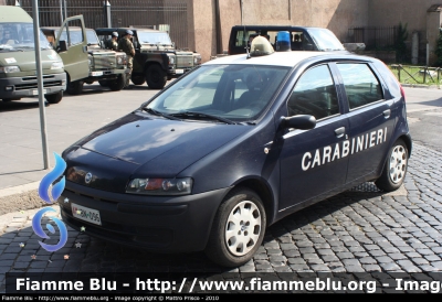 Fiat Punto II serie
Carabinieri
AM BN 096
Parole chiave: fiat punto_IIserie ambn096