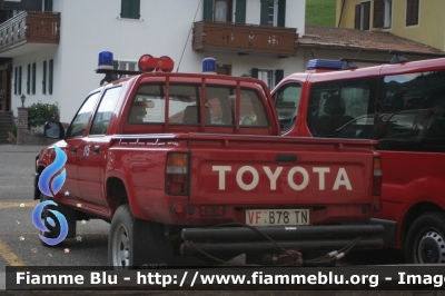 Toyota Hilux II serie
Vigili del Fuoco
Distretto di Fiemme
Corpo Volontario di Moena (TN)
VF B78 TN
Parole chiave: Toyota Hilux_IIserie VFB78TN