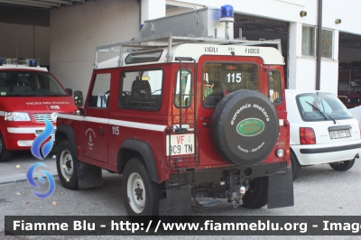 Land Rover Defender 90
Vigili del Fuoco
Distretto di Trento
Corpo Volontario di Civezzano (TN)
VF 9C9 TN
Parole chiave: Land_Rover Defender_90 VF9C9TN