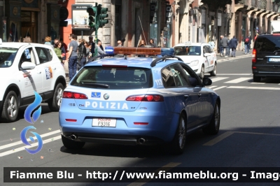 Alfa Romeo 159 Sportwagon Q4
Polizia di Stato
Polizia Stradale
POLIZIA F9316
Parole chiave: Alfa_Romeo 159_Sportwagon_Q4 POLIZIAF9316