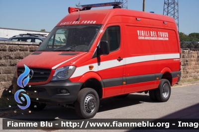 Mercedes-Benz Sprinter 4x4 III serie restyle
Vigili del Fuoco
Comando Provinciale di Roma
Scuole Centrali Antincendio di Capannelle
Centro Addestramento Sommozzatori
Parole chiave: Mercedes-Benz Sprinter_4x4_IIIserie