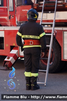 Giuramento Allievi
Vigili del Fuoco
Giuramento 77° e 78° Corso Allievi 2016
Scuole Centrali Antincendi
Parole chiave: Giuramento Allievi