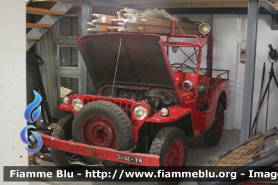 Jeep Willys
Vigili del Fuoco
Distretto di Pergine Valsugana
Corpo Volontario di Pergine Valsugana (TN)
* veicolo storico *
Parole chiave: Jeep Willys