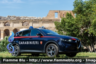 Alfa Romeo Tonale
Carabinieri
Nucleo Operativo Radiomobile
Allestimento FCA
CC EN 407

si ringrazia l'Arma dei Carabinieri
per la disponibilità
Parole chiave: Alfa_Romeo Tonale CCEN407