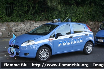 Fiat Grande Punto
Polizia di Stato
Reparto Mobile Roma
Polizia H3196
Parole chiave: fiat grande_punto poliziah3196