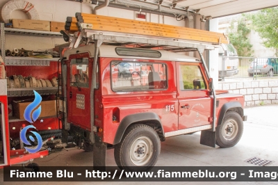 Land-Rover Defender 90
Vigili del Fuoco
Distretto della Val Di Sole
Corpo Volontario di Commezzadura (TN)
VF J48 TN
Parole chiave: Land-Rover Defender_90 VFJ48TN