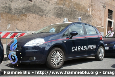 Fiat Grande Punto
Carabinieri
CC CN 384
Parole chiave: fiat grande_punto cccn384 festa_della_repubblica_2011