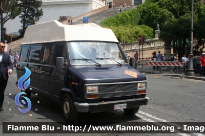 Fiat Ducato I serie I restyle
Carabinieri
Nucleo Artificieri Antisabotaggio
CC 089 BW
Parole chiave: fiat ducato_Iserie cc089bw festa_della_repubblica_2011