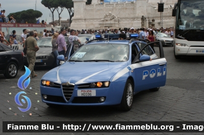 Alfa Romeo 159 Sportwagon Q4
Polizia di Stato
Polizia Stradale
POLIZIA H0596
Parole chiave: alfa-romeo 159_sportwagon_q4 poliziah0596 festa_della_repubblica_2011