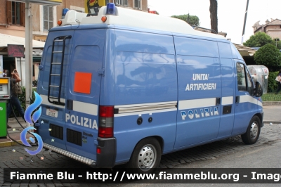 Fiat Ducato II Serie 
Polizia di Stato
Artificeri
POLIZIA D7765
Parole chiave: fiat ducato_IIserie poliziad7765 festa_della_repubblica_2011