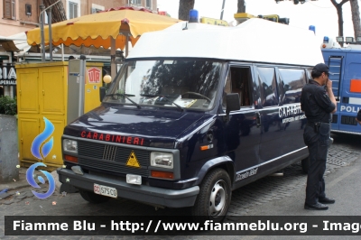 Fiat Ducato I serie I restyle
Carabinieri
Nucleo Artificieri Antisabotaggio
CC 575 CG
Parole chiave: fiat ducato_Iserie cc575cg festa_della_repubblica_2011