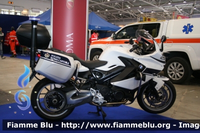 Bmw F800gt
Polizia Roma Capitale
in esposizione a
Emergency Expo 2015
Parole chiave: Bmw F800gt emergency_expo_2015