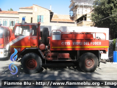 Iveco 80-16
Vigili del Fuoco
Comando Provinciale di Roma
Distaccamento cittadino di Ostia (RM)
Allestimento Baribbi
VF 14787
Parole chiave: Iveco 80-16 VF14787