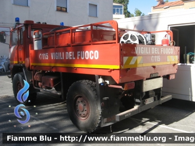 Iveco 80-16
Vigili del Fuoco
Comando Provinciale di Roma
Distaccamento cittadino di Ostia (RM)
Allestimento Baribbi
VF 14787
Parole chiave: Iveco 80-16 VF14787