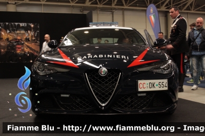 Alfa Romeo Nuova Giulia Quadrifoglio
Carabinieri
Nucleo Operativo e RadioMobile di Roma
CC DK 554
Parole chiave: Alfa-Romeo Nuova_Giulia_Quadrifoglio CCDK554