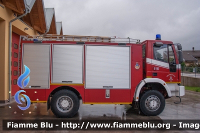 Iveco EuroCargo 135E23 4x4 I serie
Vigili del Fuoco
Unione distrettuale di Cles
Corpo Volontario di Coredo (TN)
allestito Fulmix
VF E57 TN
Parole chiave: Iveco EuroCargo_135E23_4x4_Iserie VFE57TN