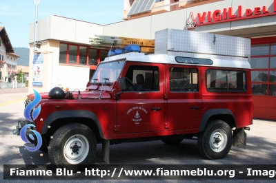 Land Rover Defender 110
Vigili del Fuoco
Unione Distrettuale di Fondo 
Corpo Volontario di Fondo (TN)
VF 3D5 TN
Parole chiave: Land-Rover Defender_110 VF3D5TN