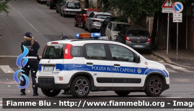 Fiat Nuova Panda 4x4 II serie
Polizia Roma Capitale
Allestimento Elevox
Codice Automezzo: 694
Polizia Locale YA 169 AS
Parole chiave: Fiat Nuova_Panda_4x4_IIserie PoliziaLocaleYA169AS