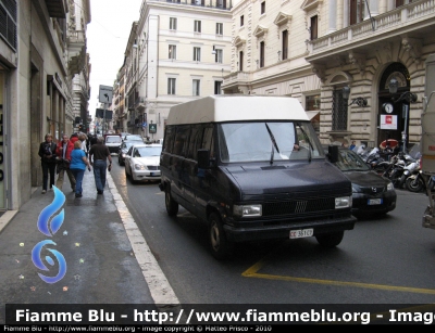 Fiat Ducato I serie
Carabinieri
VIII Battaglione Mobile "Lazio"
CC 361 CY
Parole chiave: fiat ducato_Iserie cc361cy