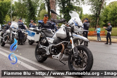 Moto Guzzi V85 TT
Polizia Roma Capitale
Parole chiave: Moto Guzzi_V85_TT