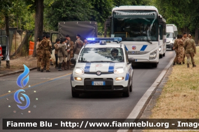 Fiat Nuova Panda 4x4 II serie
Polizia Roma Capitale
Allestimento Elevox
Codice Automezzo: 709
Polizia Locale YA 342 AS
Parole chiave: Fiat Nuova_Panda_4x4_IIserie PoliziaLocaleYA342AS