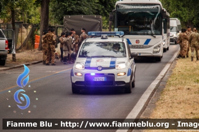 Fiat Nuova Panda 4x4 II serie
Polizia Roma Capitale
Allestimento Elevox
Codice Automezzo: 709
Polizia Locale YA 342 AS
Parole chiave: Fiat Nuova_Panda_4x4_IIserie PoliziaLocaleYA342AS