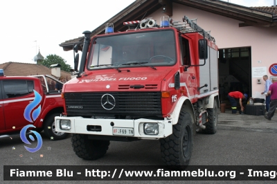 Mercedes-Benz Unimog U1450
Vigili del Fuoco
Unione Distrettuale di Fondo
Corpo Volontario di Sarnonico-Seio (TN)
allestimento Iveco-Magirus
VF F69 TN
Parole chiave: Mercedes-Benz Unimog_U1450 VFF69TN