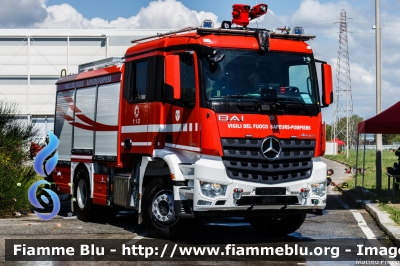 Mercedes-Benz Arocs 1832
Vigili del Fuoco
Corpo Permanente di Aosta
AutoPompaSerbatoio allestimento BAI
Parole chiave: Mercedes-Benz Arocs_1832