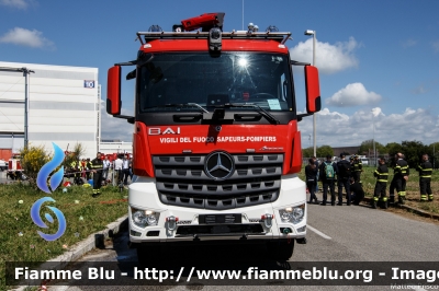 Mercedes-Benz Arocs 1832
Vigili del Fuoco
Corpo Permanente di Aosta
AutoPompaSerbatoio allestimento BAI
Parole chiave: Mercedes-Benz Arocs_1832