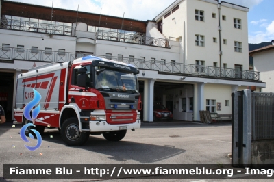 Scania P380 4x4 I serie
Vigili del Fuoco
Unione Distrettuale di Trento
Corpo Volontario di Sopramonte (TN)
AutoPompaSerbatoio allestimento Rosenbauer
VF 4D0 TN
Parole chiave: Scania P380_4x4_Iserie VF4D0TN