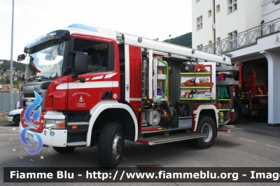 Scania P380 4x4 I serie
Vigili del Fuoco
Unione Distrettuale di Trento
Corpo Volontario di Sopramonte (TN)
AutoPompaSerbatoio allestimento Rosenbauer
VF 4D0 TN
Parole chiave: Scania P380_4x4_Iserie VF4D0TN