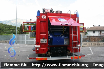 Scania P380 4x4 I serie
Vigili del Fuoco
Unione Distrettuale di Trento
Corpo Volontario di Sopramonte (TN)
AutoPompaSerbatoio allestimento Rosenbauer
VF 4D0 TN
Parole chiave: Scania P380_4x4_Iserie VF4D0TN