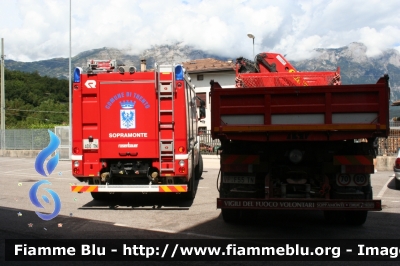 Iveco EuroTrakker 190E34 4x4
Vigili del Fuoco
Unione Distrettuale di Trento
Corpo Volontario di Sopramonte (TN)
VF F55 TN
Parole chiave: Iveco EuroTrakker_190E34_4x4 VFF55TN Scania P380_4x4_Iserie VF4D0TN