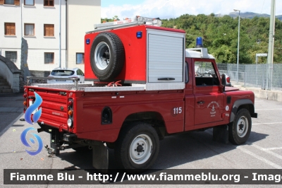 Land Rover Defender 110
Vigili del Fuoco
Unione Distrettuale di Trento
Corpo Volontario di Sopramonte (TN)
VF 0D1 TN
Parole chiave: Land_Rover Defender_110 VF0D1TN