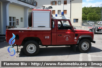 Land Rover Defender 110
Vigili del Fuoco
Unione Distrettuale di Trento
Corpo Volontario di Sopramonte (TN)
VF 0D1 TN
Parole chiave: Land_Rover Defender_110 VF0D1TN