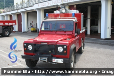 Land Rover Defender 110
Vigili del Fuoco
Unione Distrettuale di Trento
Corpo Volontario di Sopramonte (TN)
VF 0D1 TN
Parole chiave: Land_Rover Defender_110 VF0D1TN