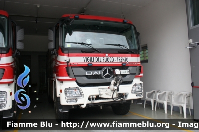 Mercedes-Benz Actros 2055 4x4 III serie
Vigili del Fuoco
Corpo Permante di Trento
Nucleo Elicotteri
allestimento BAI
VF 4E7 TN
Parole chiave: Mercedes-Benz Actros_2055_4x4_IIIserie VF4E7TN