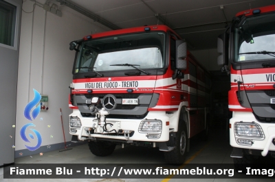 Mercedes-Benz Actros 2055 4x4 III serie
Vigili del Fuoco
Corpo Permante di Trento
Nucleo Elicotteri
allestimento BAI
VF 4E8 TN
Parole chiave: Mercedes-Benz Actros_2055_4x4_IIIserie VF4E8TN