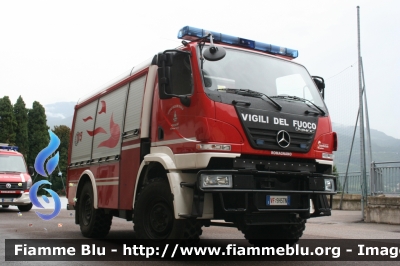 Mercedes-Benz Unimog U20
Vigili del Fuoco
Distretto di Trento
Corpo Volontario di Romagnano (TN)
allestimento Rosenbauer-Brandshutz
VF 9H5 TN
Parole chiave: Mercedes-Benz Unimog_U20 VF9H5TN