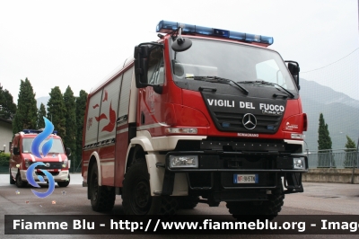 Mercedes-Benz Unimog U20
Vigili del Fuoco
Distretto di Trento
Corpo Volontario di Romagnano (TN)
allestimento Rosenbauer-Brandshutz
VF 9H5 TN
Parole chiave: Mercedes-Benz Unimog_U20 VF9H5TN