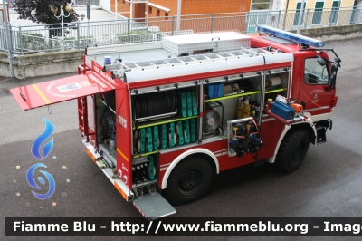 Mercedes-Benz Unimog U20
Vigili del Fuoco
Distretto di Trento
Corpo Volontario di Romagnano (TN)
allestimento Rosenbauer-Brandshutz
VF 9H5 TN
Parole chiave: Mercedes-Benz Unimog _U20 VF9H5TN