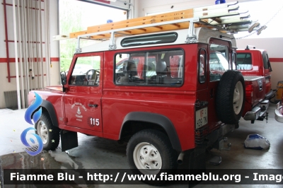 Land Rover Defender 90
Vigili del Fuoco
Unione Distrettuale di Fondo
Corpo Volontario di Romeno (TN)
VF H39 TN
Parole chiave: Land_Rover Defender_90 VFH39TN