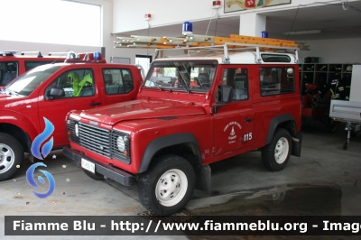 Land Rover Defender 90
Vigili del Fuoco
Unione Distrettuale di Fondo
Corpo Volontario di Romeno (TN)
VF H39 TN
Parole chiave: Land_Rover Defender_90 VFH39TN