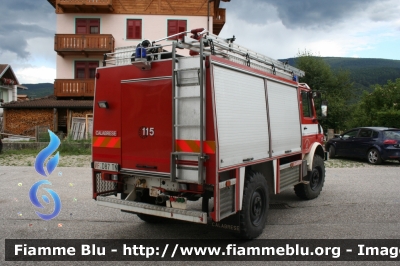 Mercedes-Benz Unimog U1650
Vigili del Fuoco
Unione Distrettuale di Fondo
Corpo Volontario di Romeno (TN)
VF D87 TN
Parole chiave: Mercedes-Benz Unimog_U1650 VFD87TN