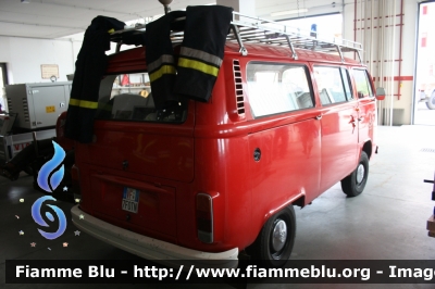 VolksWagen Transporter T2
Vigili del Fuoco
Unione Distrettuale di Fondo
Corpo Volontario di Romeno (TN)
VFs 7F0 TN
* Mezzo Storico *
Parole chiave: VolksWagen Transporter_T2 VFs7F0TN