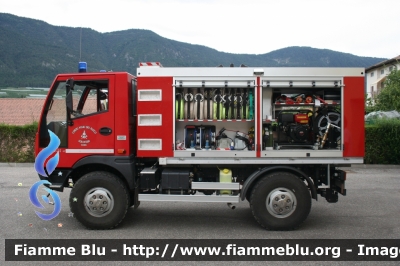 Bucher BU200 4X4
Vigili del Fuoco
Unione Distrettuale di Fondo
Corpo Volontario di Dambel (TN)
VF 5H7 TN
Parole chiave: Bucher BU200_4X4 VF5H7TN