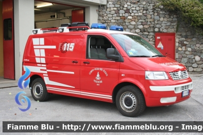 Volkswagen Transporter T5
Vigili del Fuoco
Unione Distrettuale di Fondo
Corpo Volontario di Revò (TN)
allestimento Mobiltec-Fahrzeugbau
VF 5H8 TN
Parole chiave: Volkswagen Transporter_T5 VF5H8TN