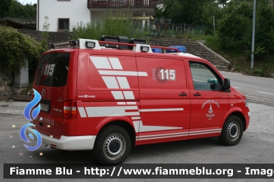 Volkswagen Transporter T5
Vigili del Fuoco
Unione Distrettuale di Fondo
Corpo Volontario di Revò (TN)
allestimento Mobiltec-Fahrzeugbau
VF 5H8 TN
Parole chiave: Volkswagen Transporter_T5 VF5H8TN