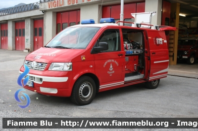 Volkswagen Transporter T5
Vigili del Fuoco
Unione Distrettuale di Fondo
Corpo Volontario di Revò (TN)
allestimento Mobiltec-Fahrzeugbau
VF 5H8 TN
Parole chiave: Volkswagen Transporter_T5 VF5H8TN