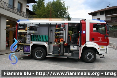 Man TGM 18.340 4x4 II serie
Vigili del Fuoco
Unione Distrettuale di Fondo
Corpo Volontario di Revò (TN)
Allestimento Rosenbauer
VF 7E5 TN
Parole chiave: Man TGM_18.340_4x4_IIserie VF7E5TN